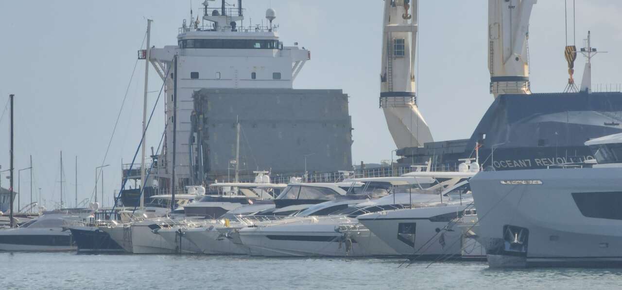 Dev Yük Gemileri Marmaris’e Akın Ediyor: Mega Yatlar Yaz Sezonu İçin Baştan Aşağı Yenileniyor 8